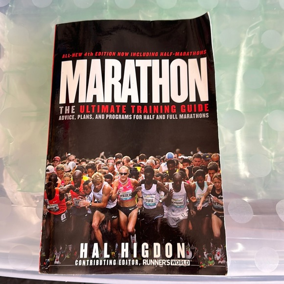 Marathon by Hal Higdon. Great condition. No marks on pages. Some wear on corners - Picture 1 of 4